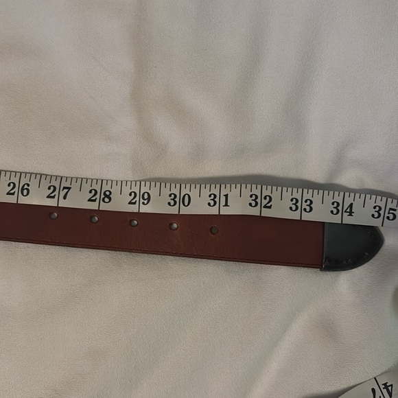 Brown Leather Mens / Womens 1 1/2” Wide Belt Excellent Used Condition- Size 30 - Picture 12 of 13